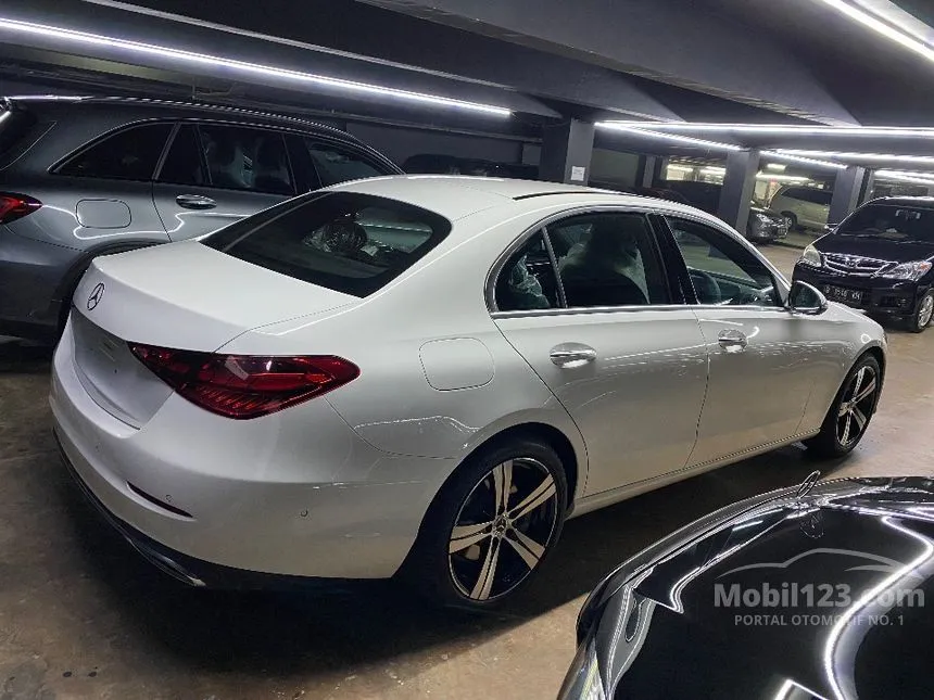 2025 Mercedes-Benz C200 Avantgarde Line Sedan