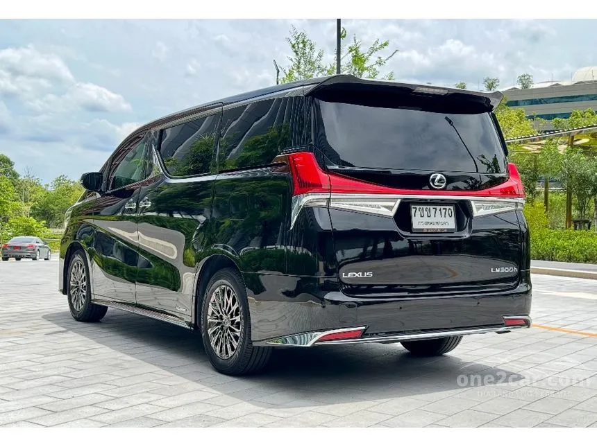 2021 Lexus LM300h Executive Van