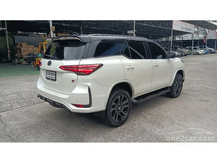 2022 Toyota FORTUNER GR Sport (Black Top) SUV