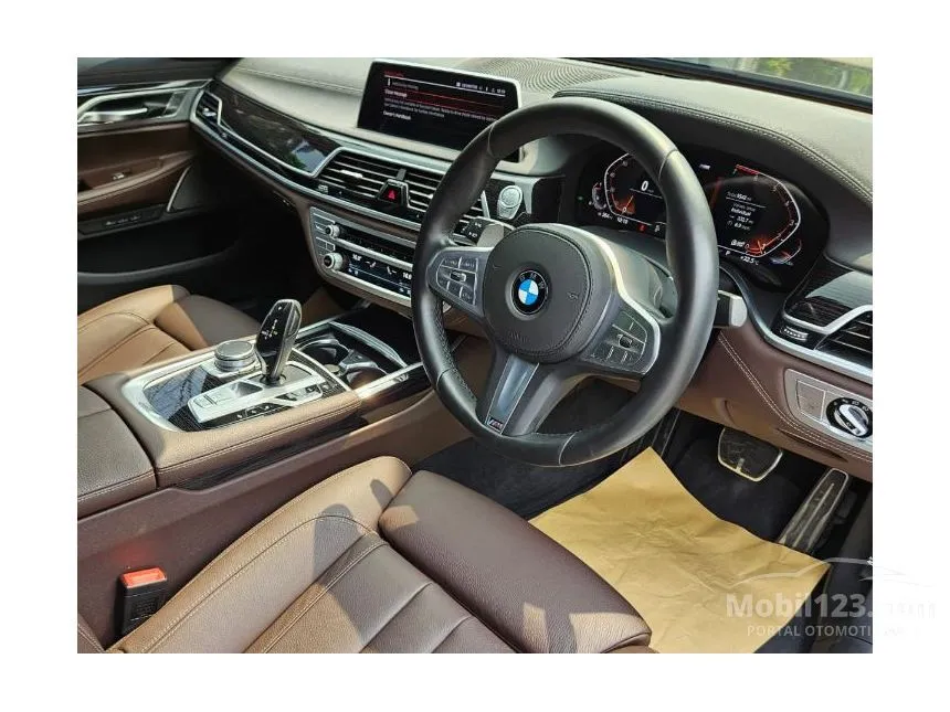 2020 BMW 730Li M Sport Sedan