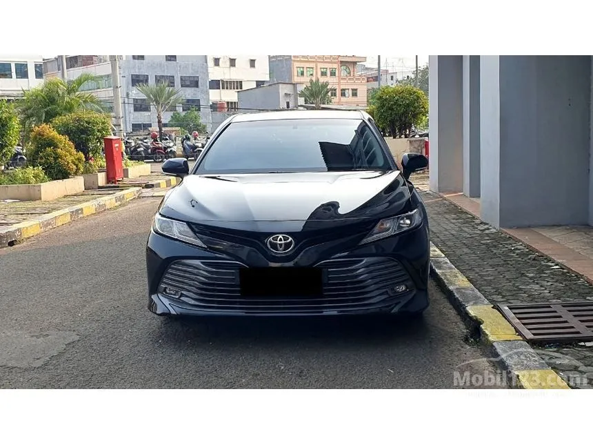 2019 Toyota Camry V Sedan