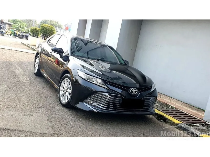 2019 Toyota Camry V Sedan