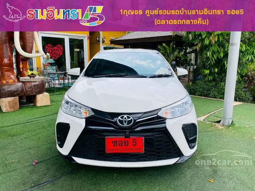 2022 Toyota YARIS Entry Hatchback