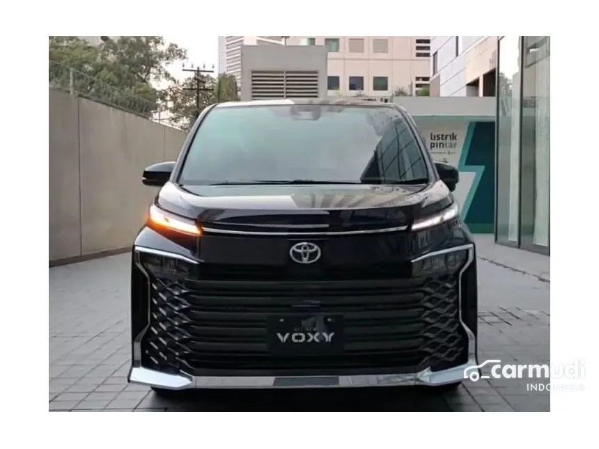 Jual Mobil Toyota Voxy 2024 2.0 di Banten Automatic Van Wagon Hitam Rp 603.000.000