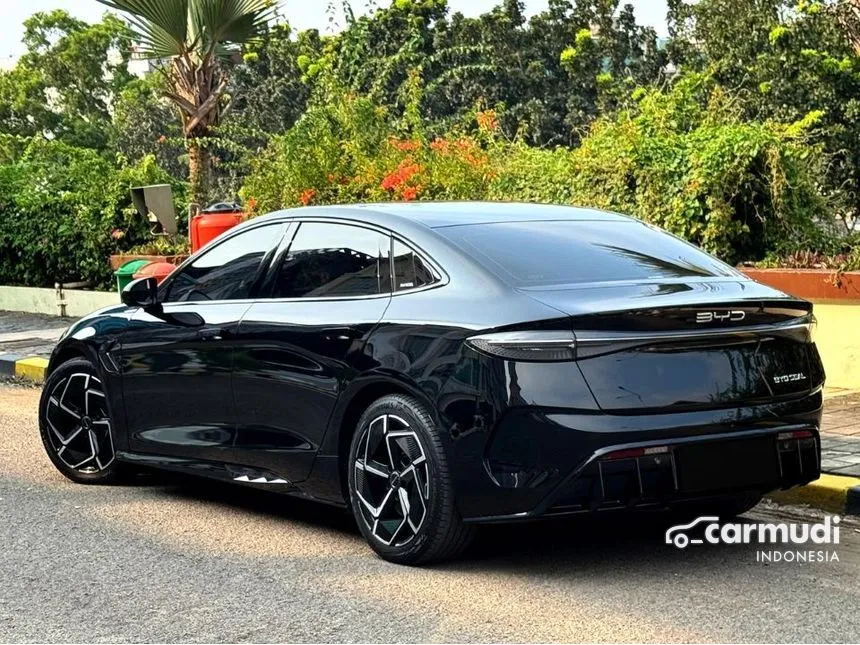 2024 BYD Seal Premium Extended Range Sedan