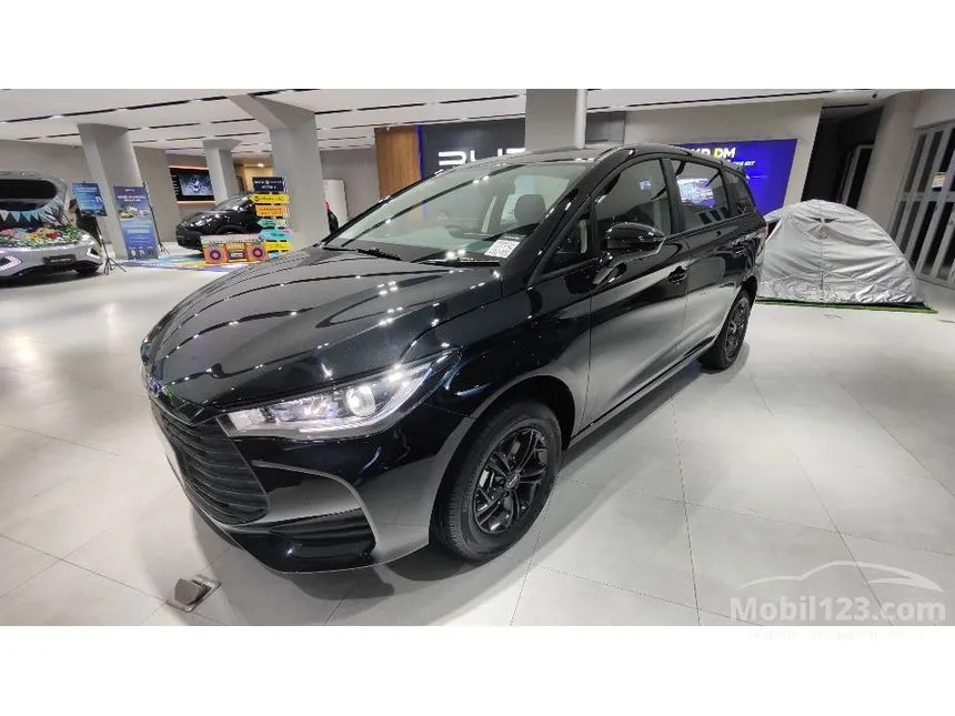 2026 BYD M6 DM-i Classic Dynamic PHEV MPV
