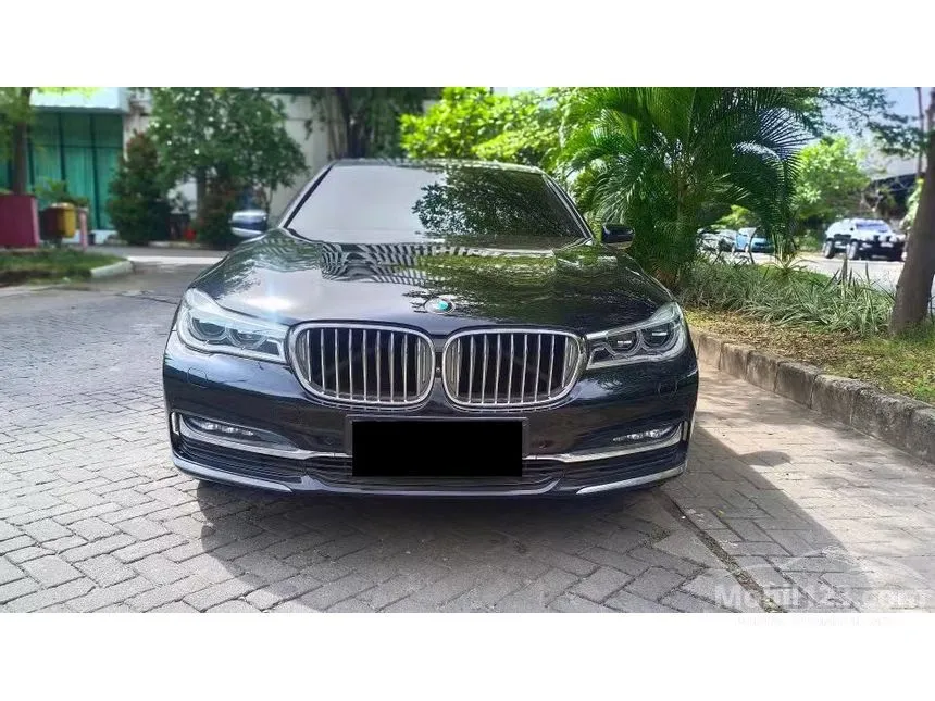 2017 BMW 740Li Pure Excellence Sedan