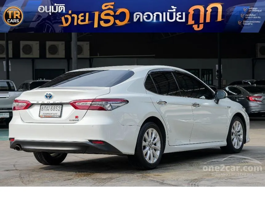 2019 Toyota CAMRY Hybrid Premium Sedan