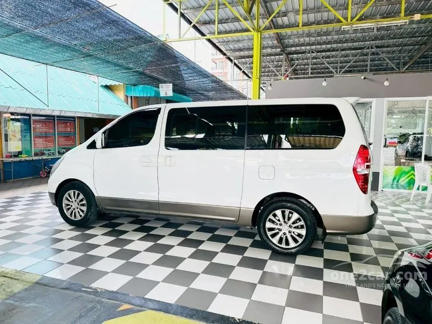 2013 Hyundai GRAND STAREX VIP Wagon