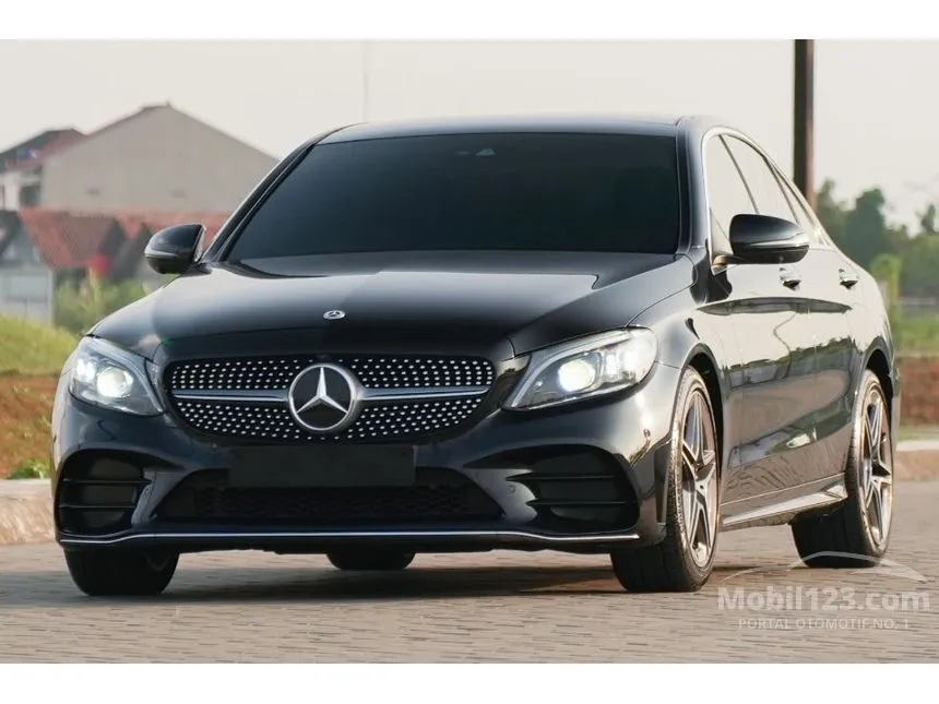 2019 Mercedes-Benz C300 AMG Line Sedan