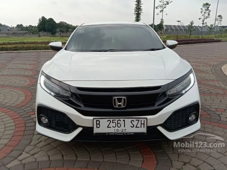 Jual Mobil Honda Civic 2017 E 1.5 di Jawa Barat Automatic Hatchback Putih Rp 350.000.000