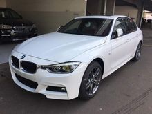 HOT BIG PROMO BMW 330i 2.0 M Sport Sedan NIK 2017