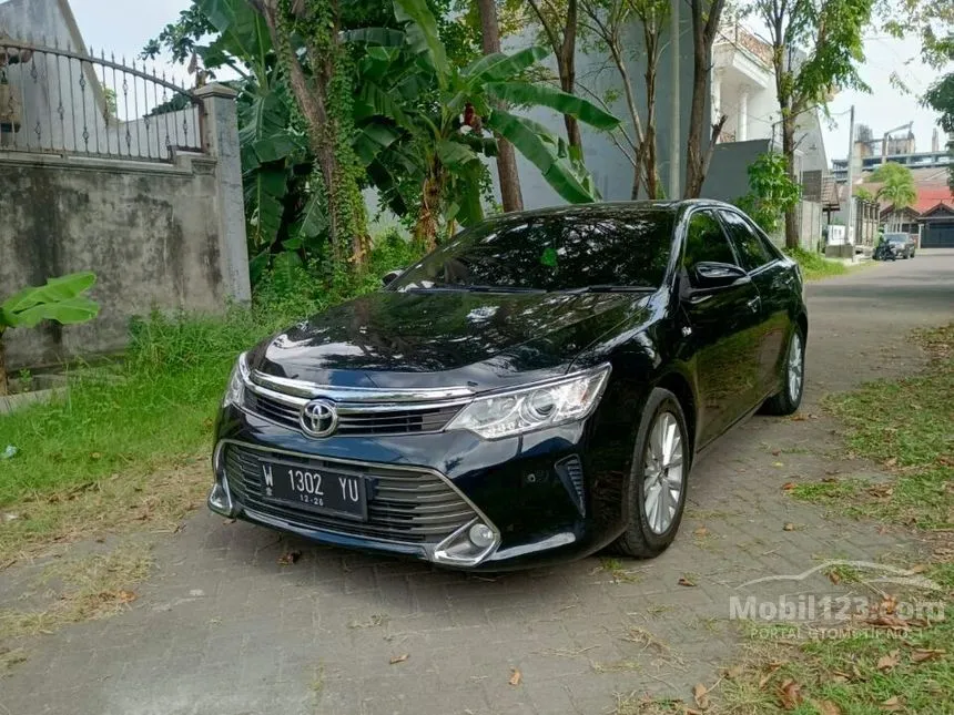 Jual Mobil Toyota Camry 2016 V 2.5 di Jawa Timur Automatic Sedan Abu