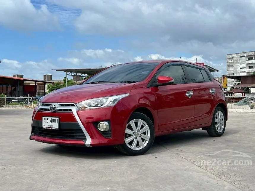 2015 Toyota YARIS G Hatchback