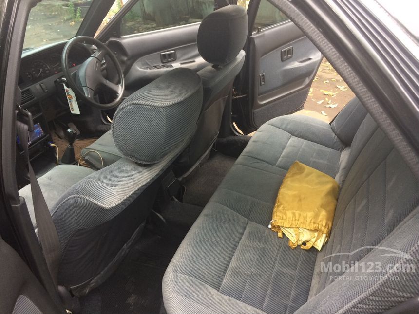 1990 Toyota Corolla Sedan