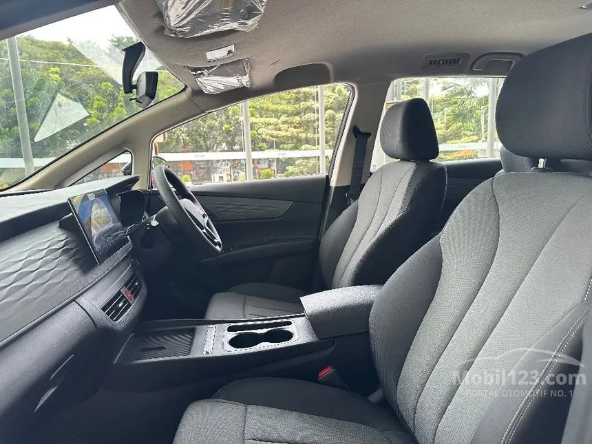2026 BYD M6 DM-i Classic Standard PHEV MPV
