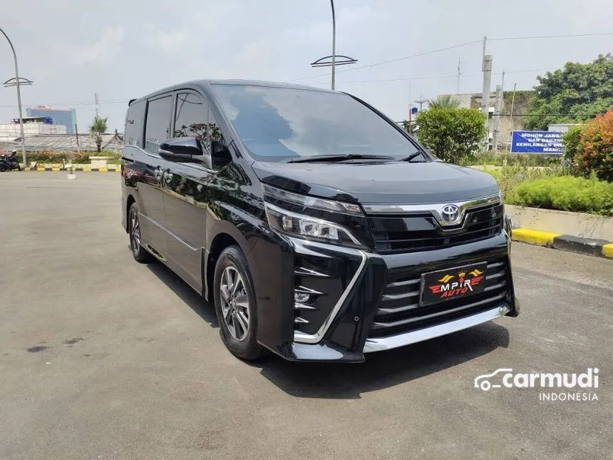 Jual Mobil Toyota Voxy 2020 2.0 di Banten Automatic Wagon Hitam Rp 368.000.000