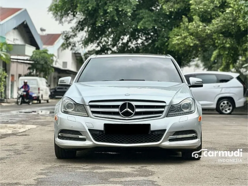 2011 Mercedes-Benz C300 Avantgarde Sedan