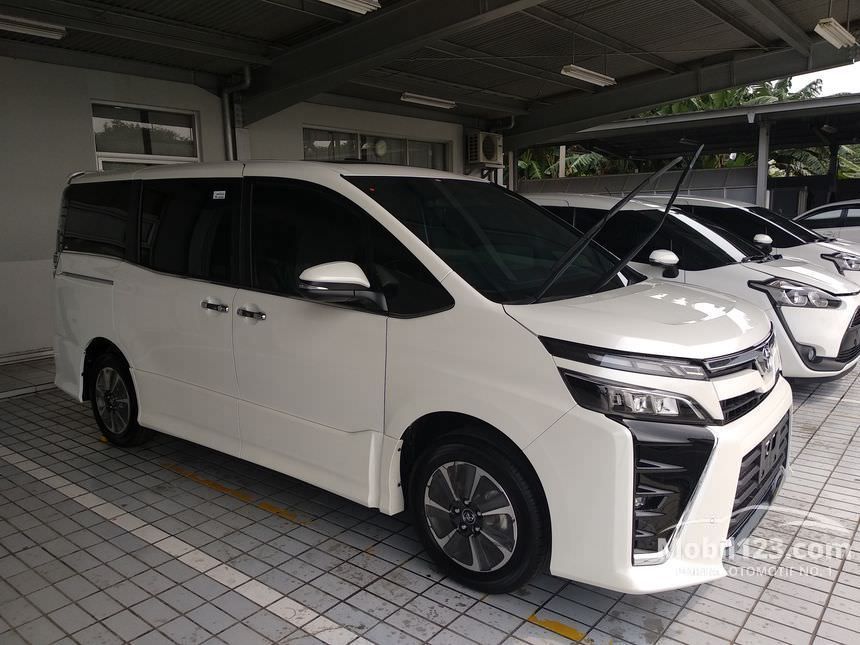500+ Gambar Mobil Voxy HD