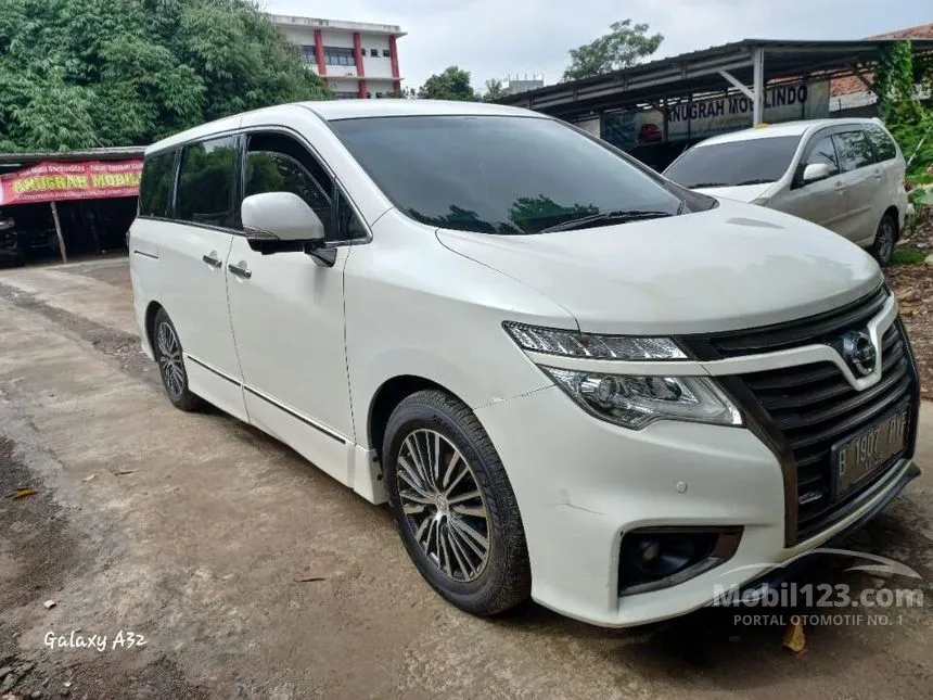 Jual Mobil Nissan Elgrand 2014 Highway Star 2.5 di DKI Jakarta Automatic MPV Putih Rp 325.000.000