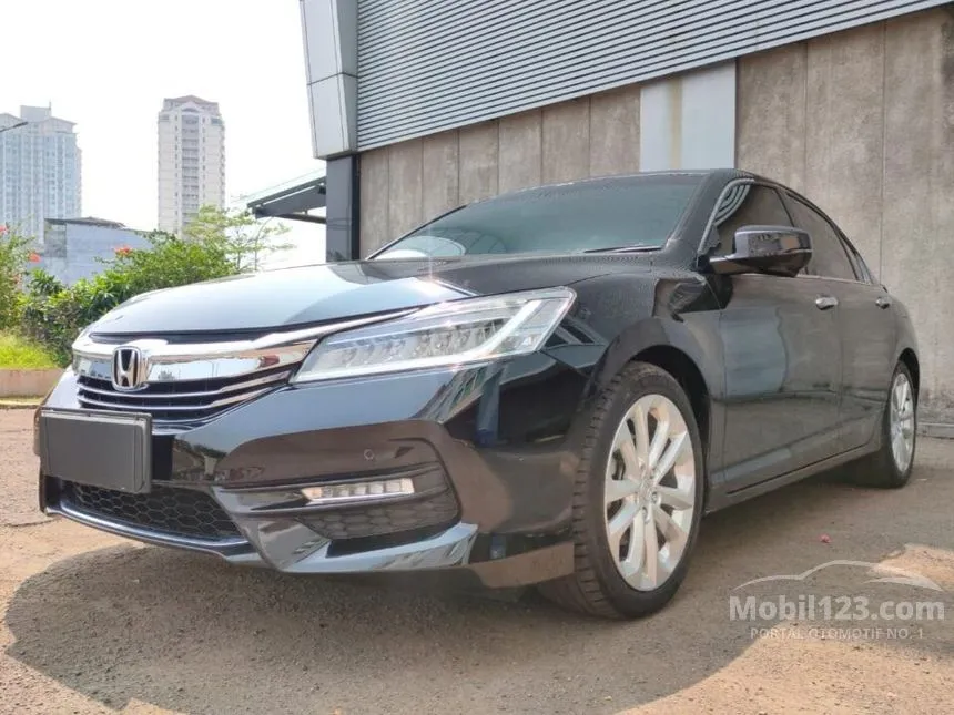Jual Mobil Honda Accord 2017 VTi