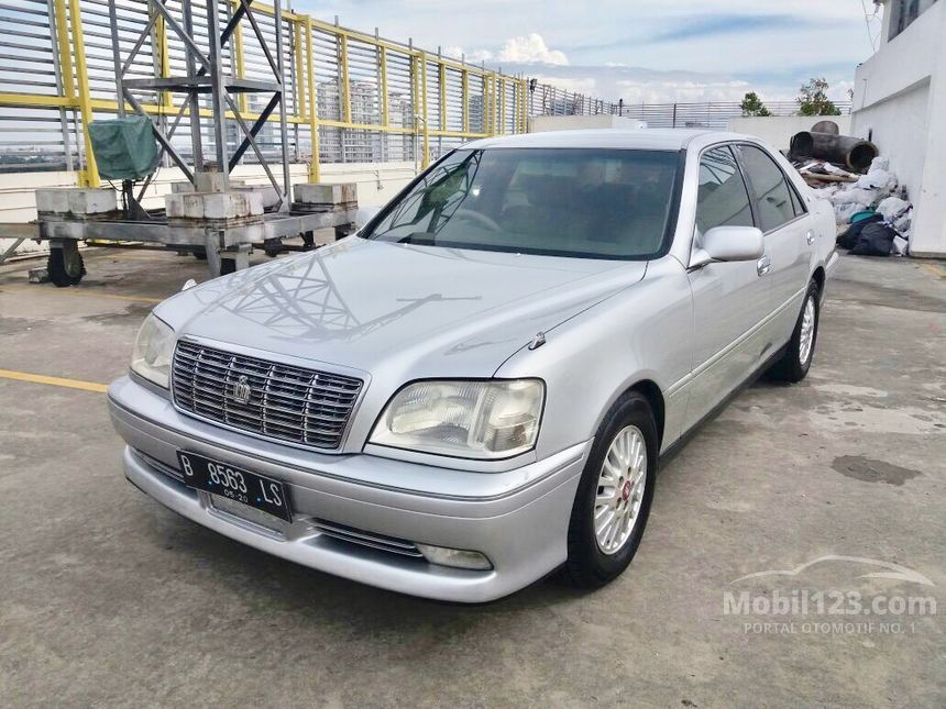 Toyota crown 2000 года