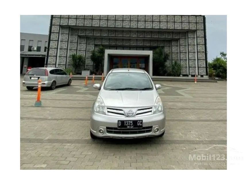 Jual Mobil Nissan Grand Livina 2012 XV 1.5 di Jawa Barat Automatic MPV Abu
