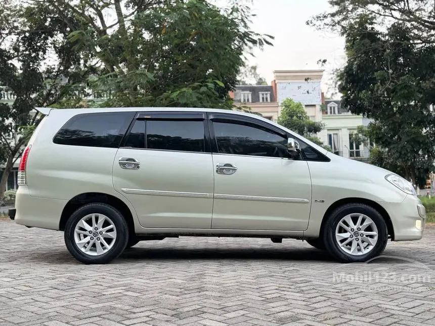 2010 Toyota Kijang Innova V MPV