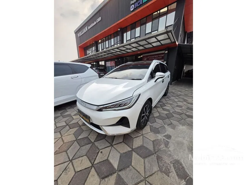 2025 BYD M6 Superior Captain 6 Seater MPV