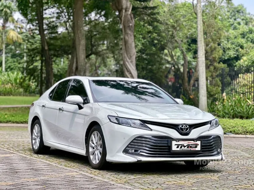 2020 Toyota Camry V Sedan