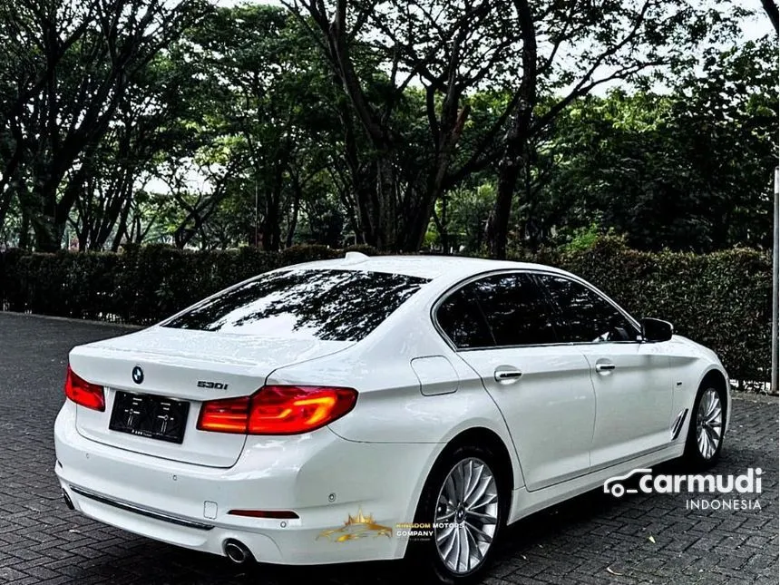 2018 BMW 530i Luxury Sedan