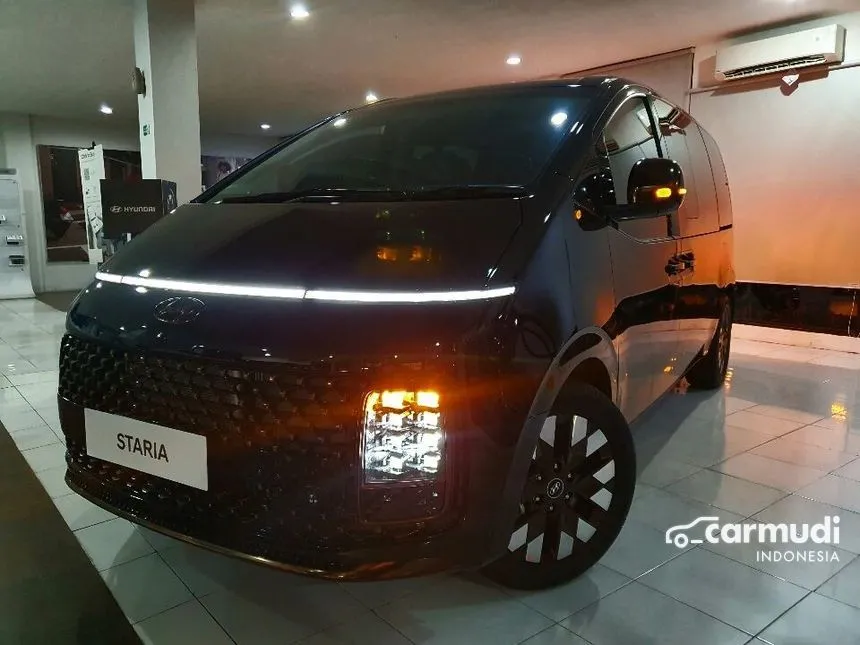 Jual Mobil Hyundai Staria 2024 Signature 9 2.2 di DKI Jakarta Automatic Wagon Hitam Rp 924.000.000