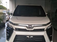 TOYOTA VOXY READY diskon akhir taun banyak bonusnya dan dapat undian