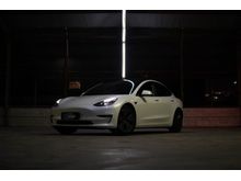2021 Tesla Model 3 0.0 Standard Range Plus Sedan Pearl White Multi Coat on Black