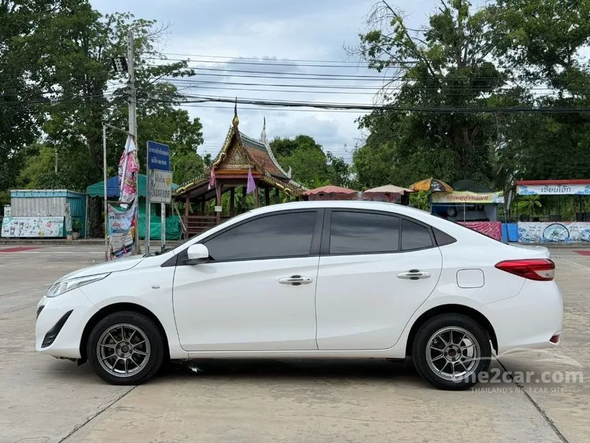2019 Toyota Yaris Ativ J Sedan