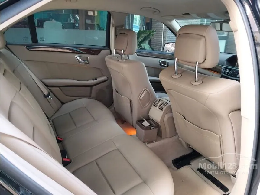 2010 Mercedes-Benz E250 CGI Sedan