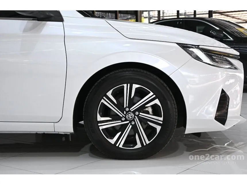2024 Toyota Yaris Ativ Premium Sedan