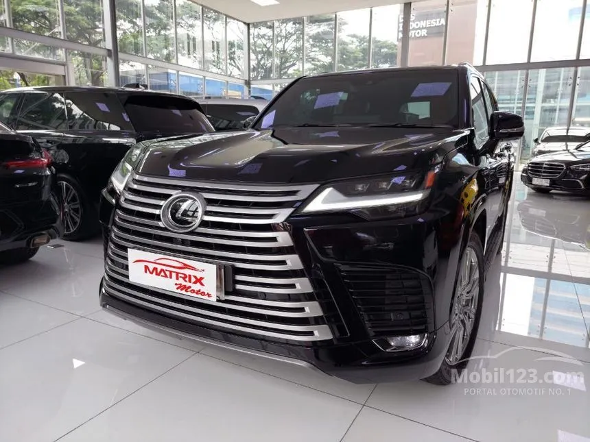 2023 Lexus LM 350 4 Seater MPV