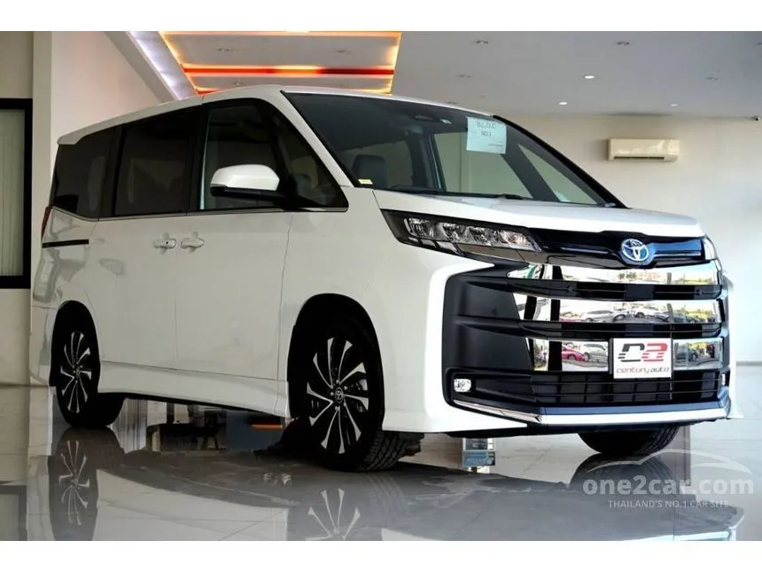 Toyota noah outlet hybrid price