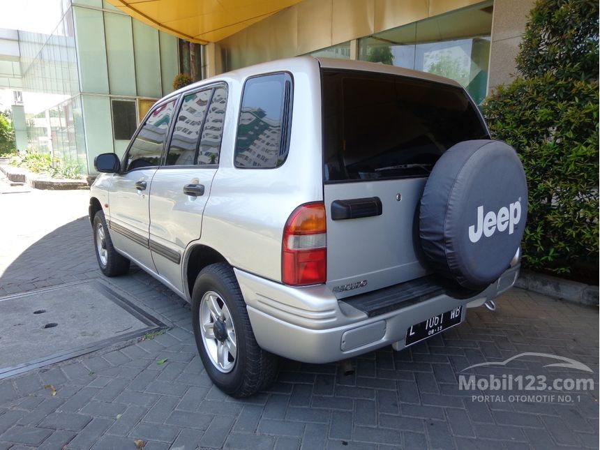  Jual  Mobil  Suzuki  Escudo  2004 SQ 1 6 di Jawa Timur Manual 