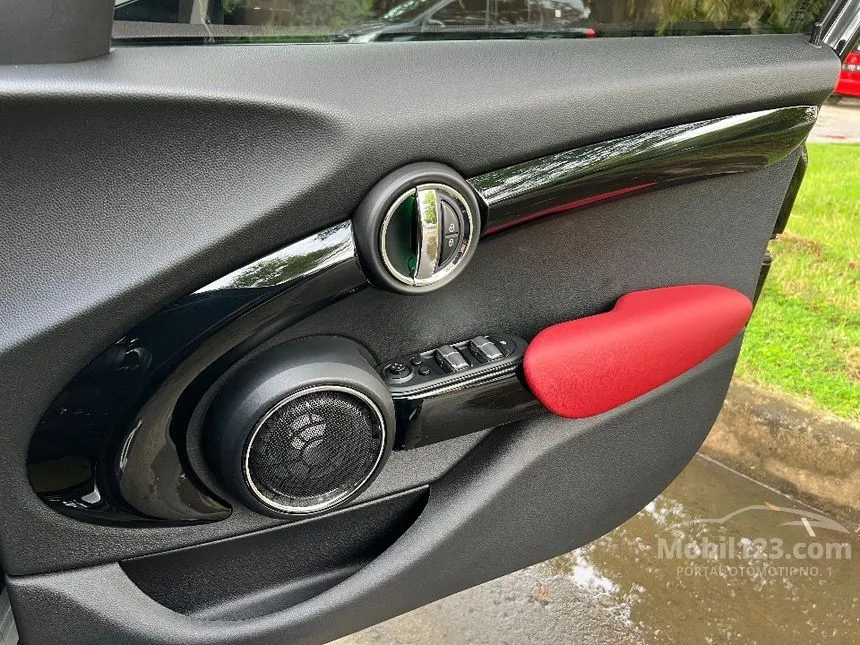 2015 MINI Cooper S 5 Door Hatchback
