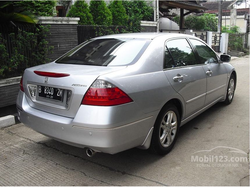 gallery_used car mobil123 honda accord vti sedan indonesia_2932364_nmdSyw5UfkoO41tSRcfN4L