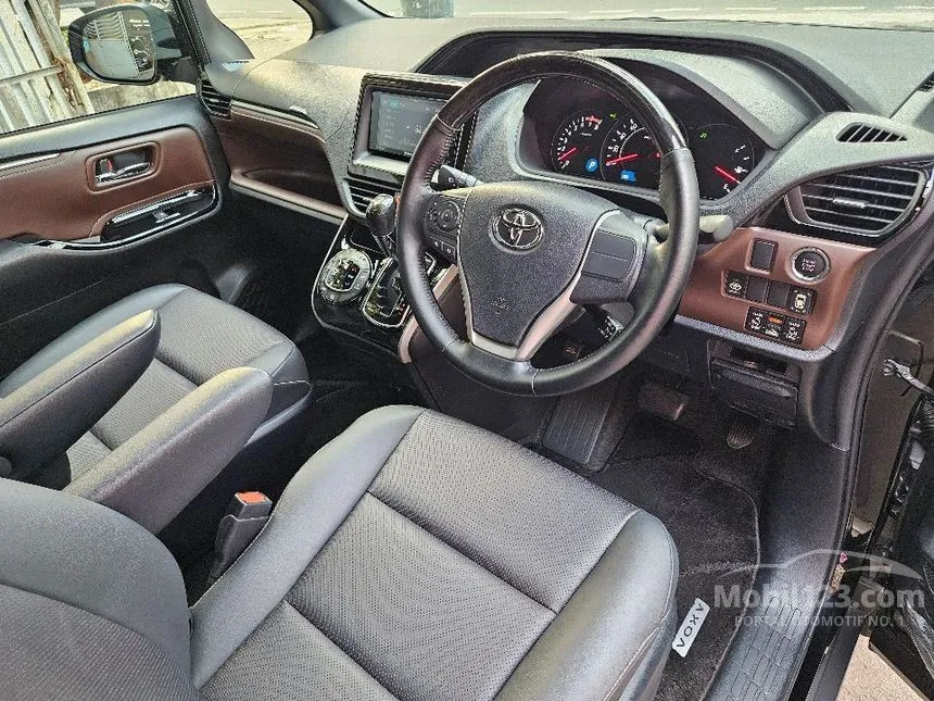 2019 Toyota Voxy MPV