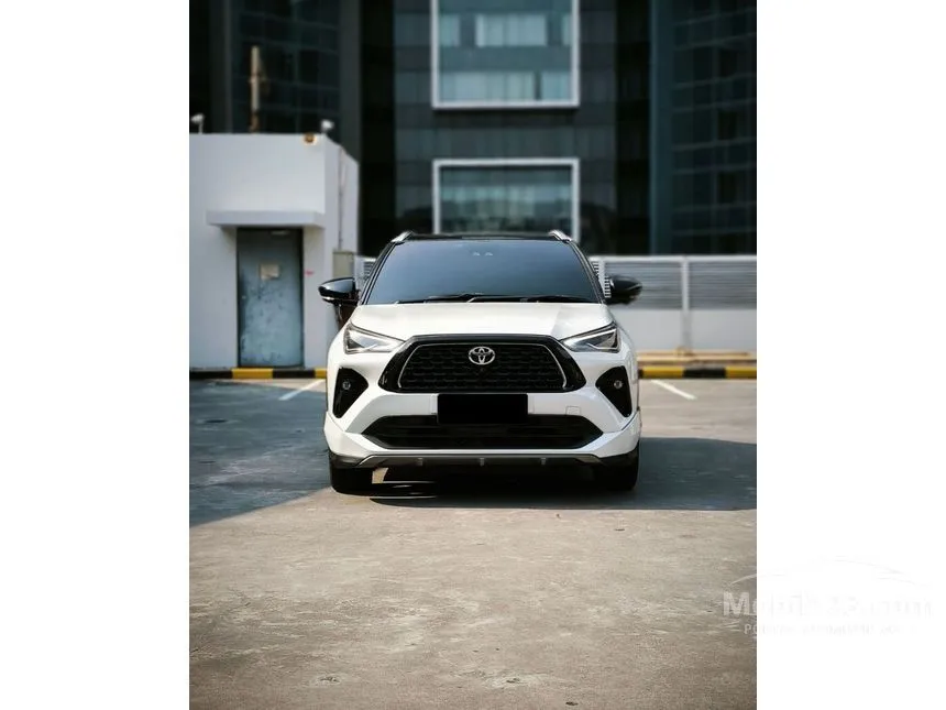 2024 Toyota Yaris Cross S HV (2 Tone) with GR Parts Aero Pkg (Prem clr) SUV