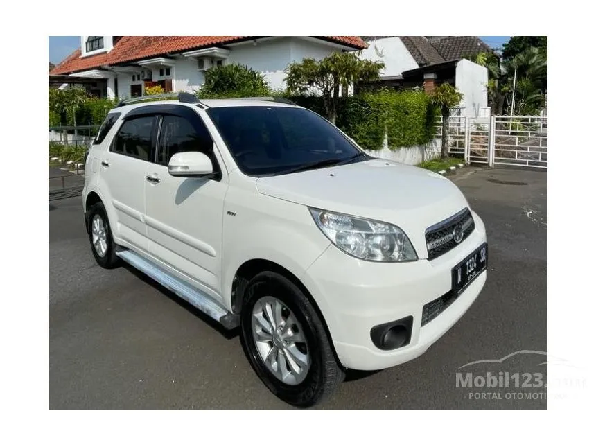 Jual Mobil Daihatsu Terios 2011 TX 1.5 di Jawa Timur Manual SUV Putih Rp 125.000.000