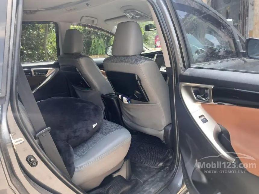 2016 Toyota Kijang Innova V MPV