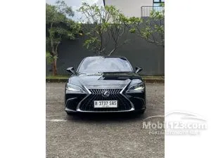 2023 Lexus ES 300h 2.5 Ultra Luxury Sedan