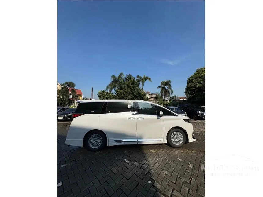 2025 Toyota Alphard X (Premium color) MPV