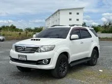 2015 Toyota FORTUNER 2.5 (ปี 12-15) V SUV