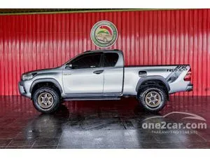 2018 Toyota HILUX REVO 2.4 E Prerunner Smart Cab Pickup